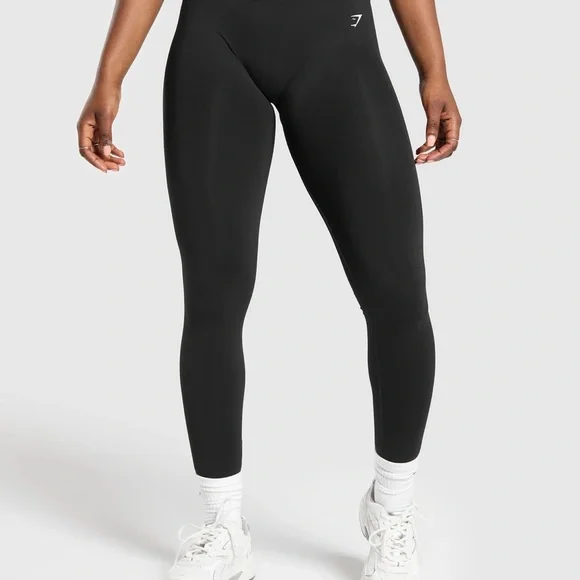 Black Women's Athletic Leggings - Picture 1 of 3